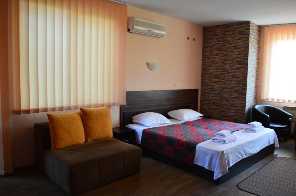 Bon Bon Hotel โซเฟีย ภายนอก รูปภาพ